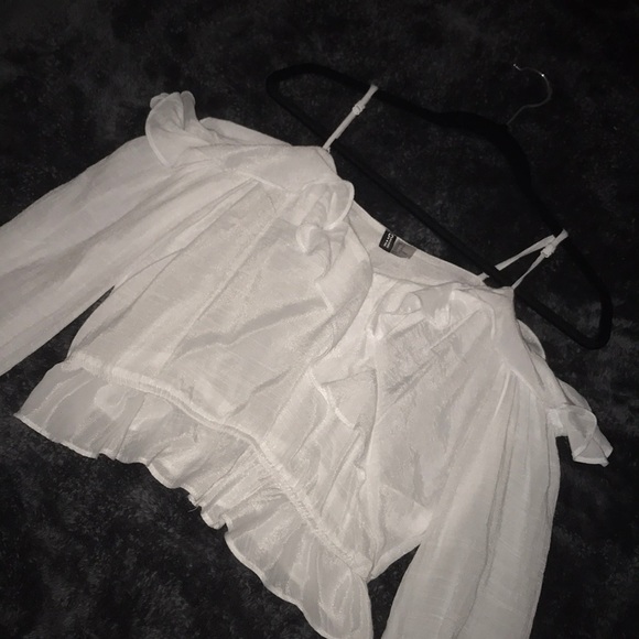 H&M Off the Shoulder Top - Picture 2 of 3